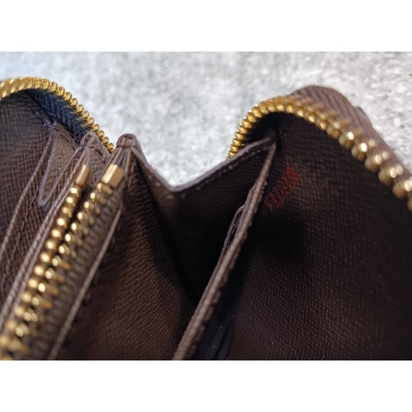 Louis Vuitton Damier Zippy Wallet - Picture 5 of 13